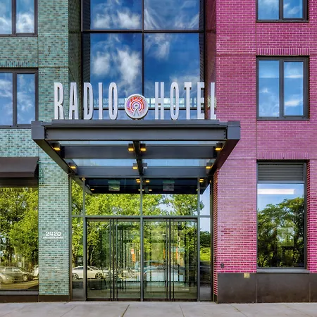 Radio Hotel-3